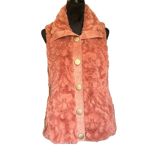 Marc New York, Andrew Marc Jackets & Blazers - 💖Marc New York, Andrew Marc salmon fur vest with pockets and gold button